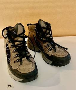 lot 46 image: Gore Tex ACG Grey Air Nike Shoes