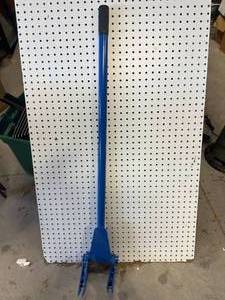 lot 12 image: Deluxe Pallet Buster  Breaker $89 Retail