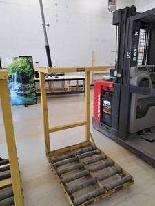 lot 550 image: Battery Handling Systems Battery Roller Charger Stand 3S15-2