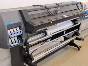 lot 581 image: 2020 HP Latex 65 65 Large Format Printer