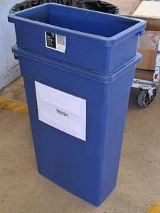 lot 729 image: Lot of (2) Plastic Recycle Cans