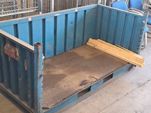 lot 870 image: Metal Three Sided Forklift Box