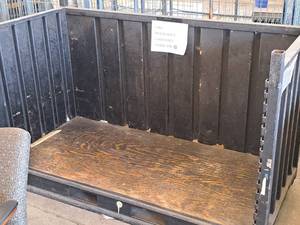 lot 871 image: Metal Three Sided Forklift Box