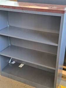 lot 793 image: Wood Top  Metal Bookcase 3-shelf