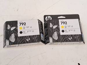 lot 605A image: Lot of (2) HP Latex 792 YellowBlack Ink Cartridges