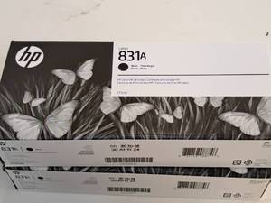 lot 613 image: Lot of (2) HP Latex 831A Black Ink Cartridges