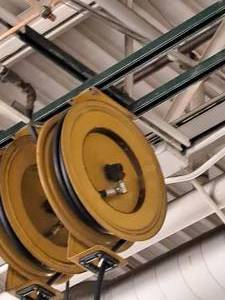 lot 567 image: Hose Reel with Air Hose and Graco Air Handle