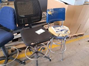 lot 710 image: Swivel Office Chair, Stool