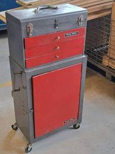 lot 707 image: Test-Rite Rolling Tool Box 2-piece