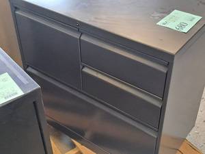 lot 680 image: Metal File Cabinet
