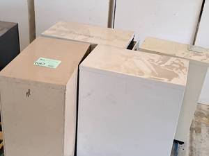 lot 682 image: Lot of (4) Metal File Cabinets