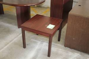 lot 634 image: Side Table