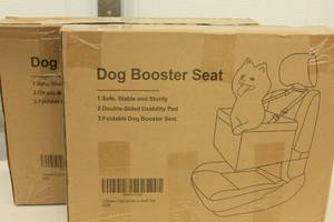 lot 13 image: 2ct Dog Booster Seat