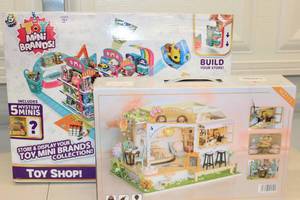 lot 58 image: Toy Mini Brands Toy Shop  DIY Handmade Miniature House