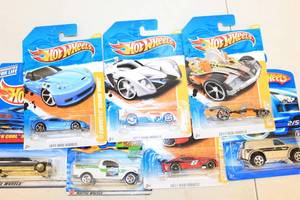 lot 120 image: 7ct Hotwheels Toy Car Collectables - See Pictures