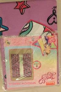 lot 127 image: Jojo Siwa Window Panels 2pc