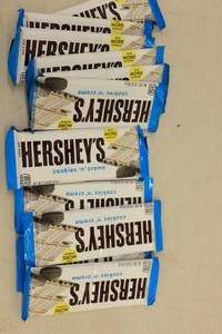lot 198 image: 12ct Hersheys Cookies n Creme Flavored Chocolate Bar