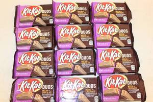 lot 202 image: 12ct KitKat Duos Chocolate Bar MochaChocolate Flavor