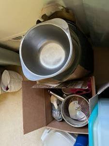 Lot of Kitchen Cookware