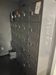 Lockers 37x72(2)