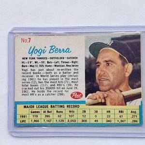 lot 29 image: Yogi Berra 1962 Post No. 7