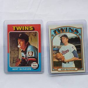 lot 56 image: Lot of 2 Bert Blyleven 1975 Topps No. 30 and 1972 Topps No. 515