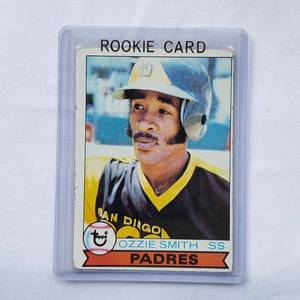lot 61 image: Ozzie Smith Rookie 1979 Topps No. 116