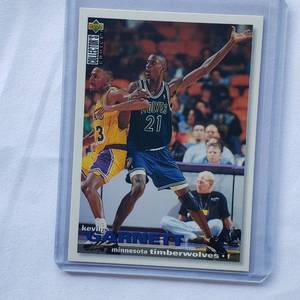 lot 128 image: Kevin Garnett Rookie 1995 Upper Deck Collectors Choice No. 275
