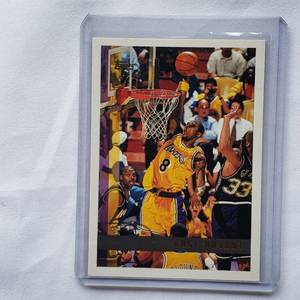 lot 139 image: Kobe Bryant 1997 Topps No. 171