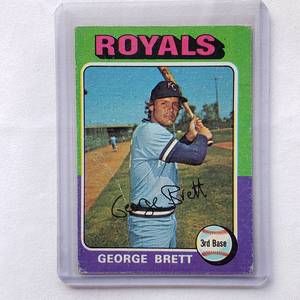 lot 152 image: George Brett Rookie 1975 Topps No. 228
