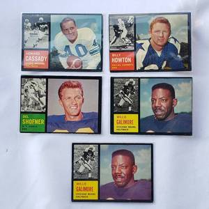 lot 249 image: Lot of 5 1962 Topps NFL 2x Willie Galimore No. 14, Billy Howton No. 42, Howard Cassady No. 26, Del Shofner No. 106
