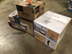 lot 32 image: Lot of Assorted Lighting Various Models and Conditions  Customer Returns See Pictures