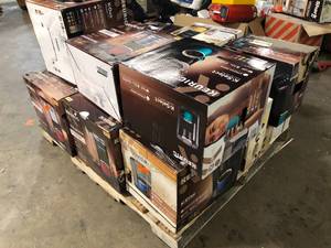 lot 41 image: Pallet of Assorted Coffee Makers Various Models and Conditions Customer Returns See Pictures