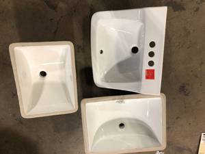 lot 47 image: Lot of Assorted Sinks  Various Models and Conditions  Customer Returns See Pictures