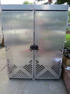 lot 3 image: Propane Storage Rack 56W x 28D x 72H