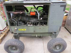 lot 4 image: Davey 4 Stage Scuba Military Compressor with Manual and Training CD - 1C41RDEW
