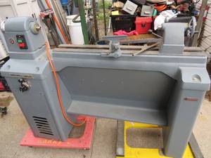 lot 22 image: RockwellDelta Wood Lathe 16 x 48