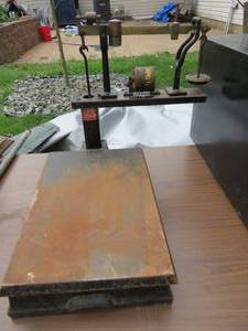 lot 35 image: Antique Howe Post Office Scale