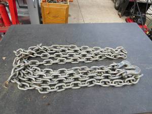lot 54 image: 16 Long 38 Chain with 516 Hooks