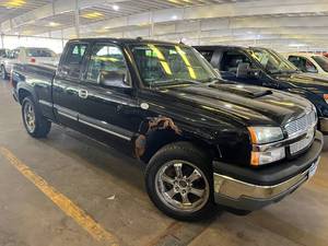 lot 6 image: 2005 Chevrolet Silverado 1500 LS 4x4
