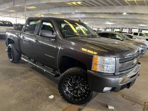 lot 10 image: 2010 Chevrolet Silverado 1500 LT 4x4