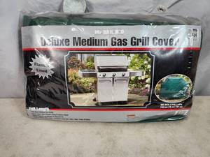 lot 30 image: New Deluxe Medium Gas Grill Cover