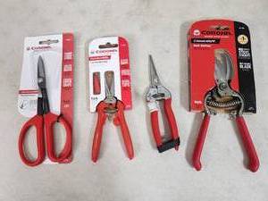 lot 34 image: New Corona Yard Tools