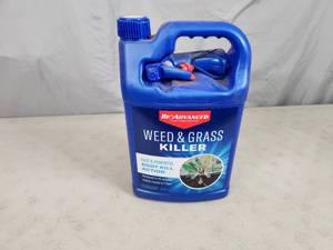 lot 44 image: New BioAdvanced Weed and Grass Killer