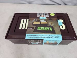 lot 45 image: New Hersheys Smores Caddy