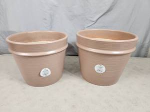lot 50 image: 2 New Large Planters