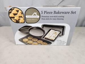 lot 55 image: New EuroHome 5 Piece Bakeware Set