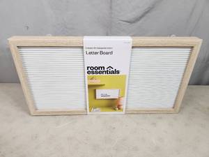 lot 118 image: New Room Essentials Letterboard
