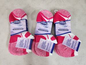 lot 119 image: 9 New Pair of Dr Scholls For Her Socks