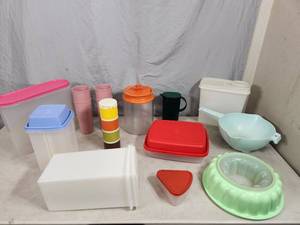 lot 132 image: Large Assortment of Tupperware